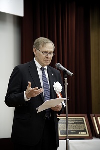 Peter Staecker氏